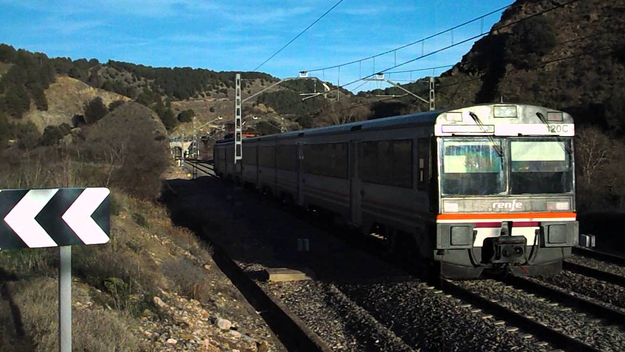 Renfe Media Distancia - 470.099M entre montes cerca de Ariza