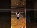 ジャンプトスで上がったパスを助走でタイミングを合わせて叩きつけるスパイク(スロー)【バレーボール強育塾】 #Shorts