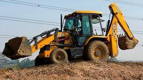 JCB 3dx Xpert Loading Mud in Trolly New Holland 5500 got Fired while Running Eicher485 Mahindra 275