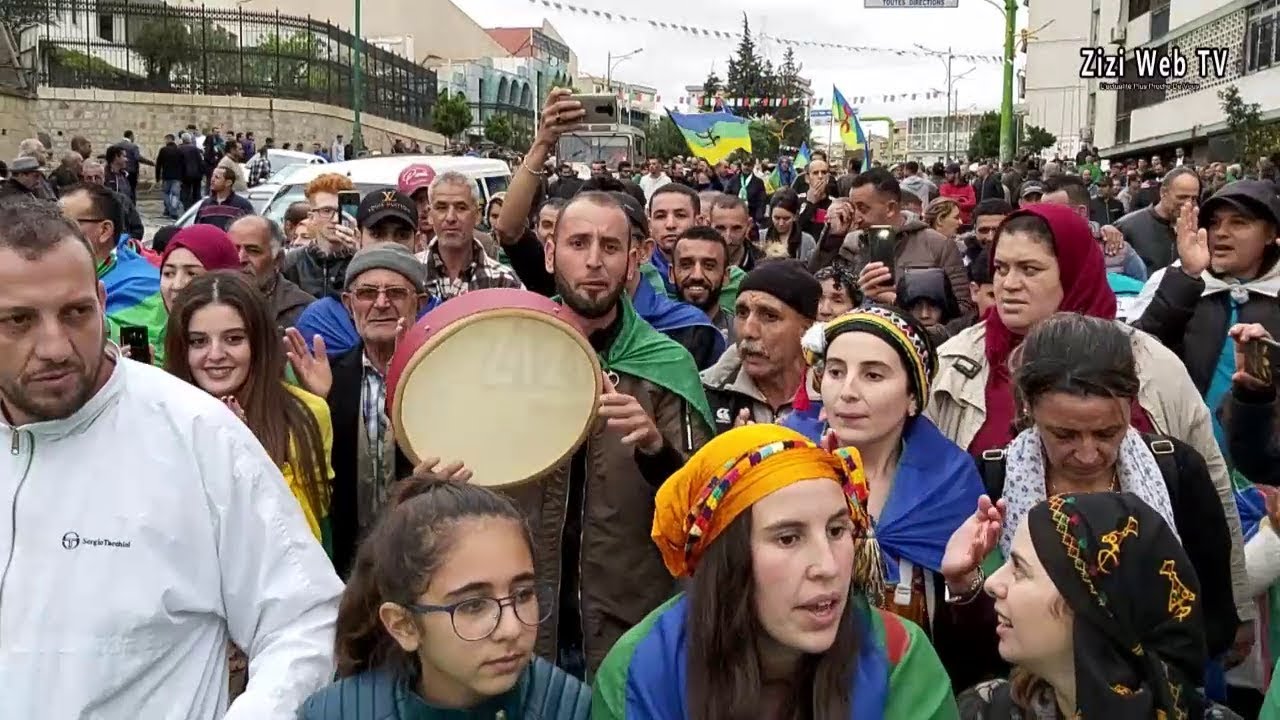 Tizi-Ouzou Répond à Gaid Salah Avec Quelques Messages De Chants ...