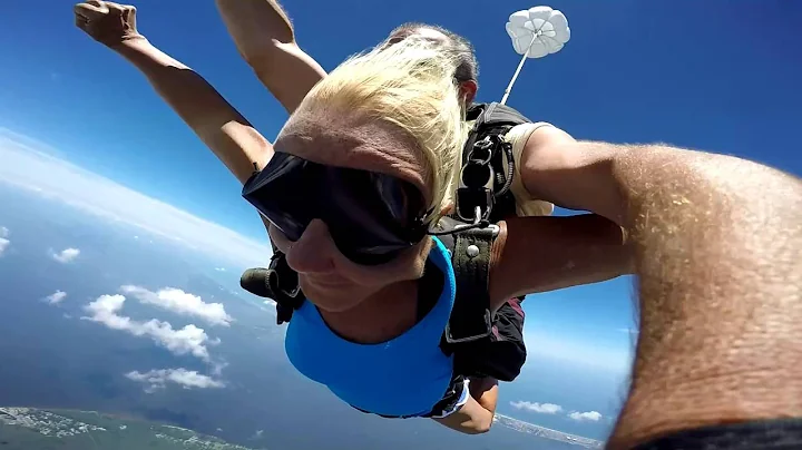 Shellie Young@skydiveobx