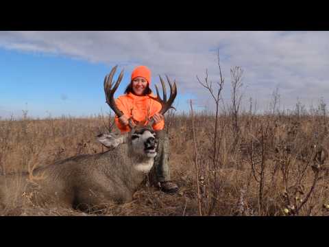 Jessi and the Ghost Buck | Saskatchewan Mule Deer Hunt