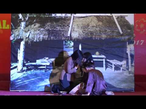 Video Chị Dậu bán con, bán chó (Trích: 