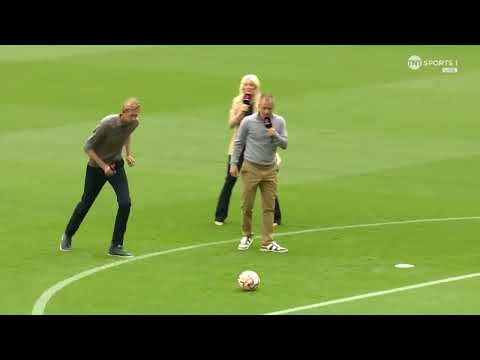 Epic fall from Peter Crouch