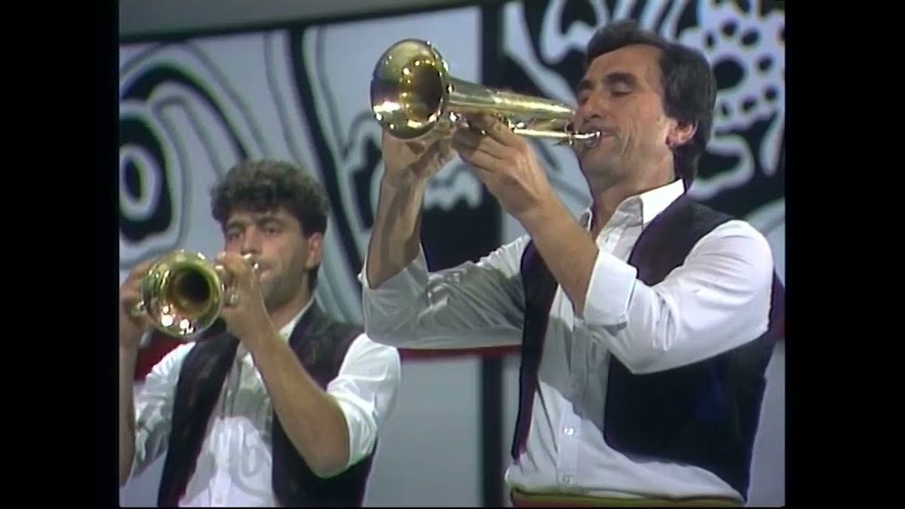Svetozar Lazović Gongo - Draganovo Kolo (Folk Majstori, RTS TVB, 1990.) (TRUBAČI)