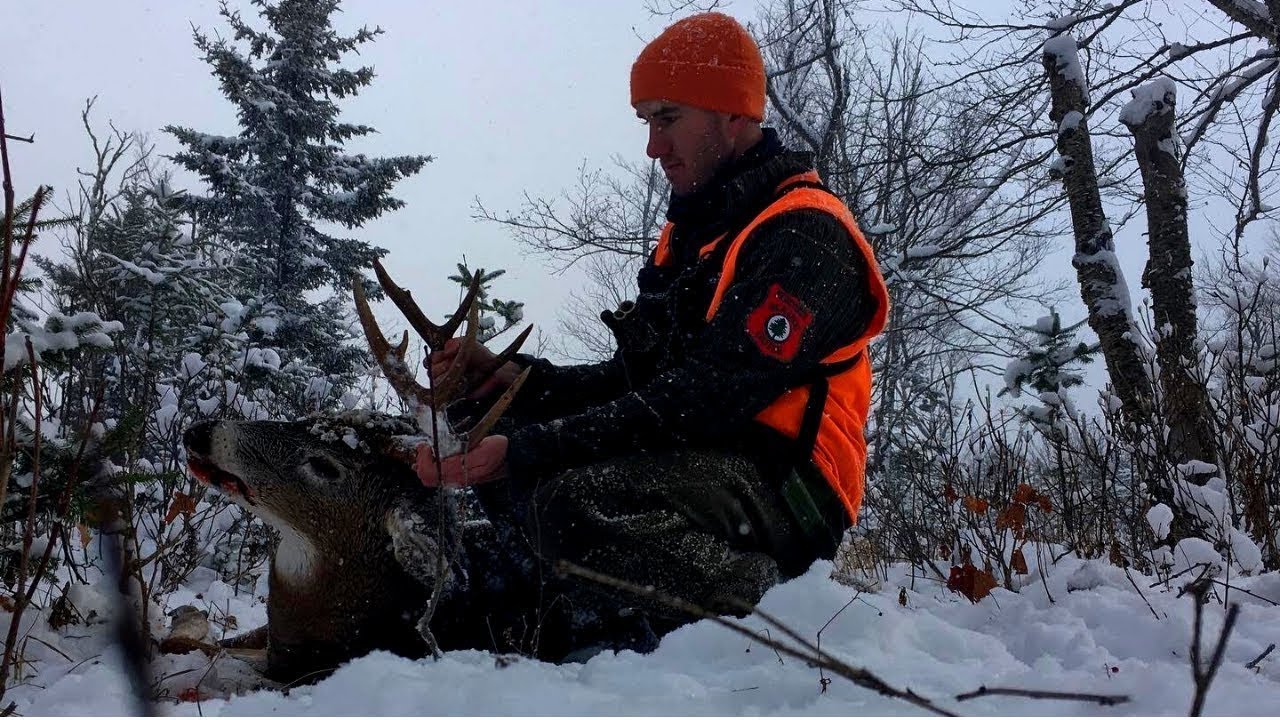 Deer Hunting (TRACKING) the Benoit Way 