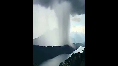 Cloud Burst live. Real video