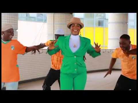 Aïcha Traoré chante pour Papa ADO