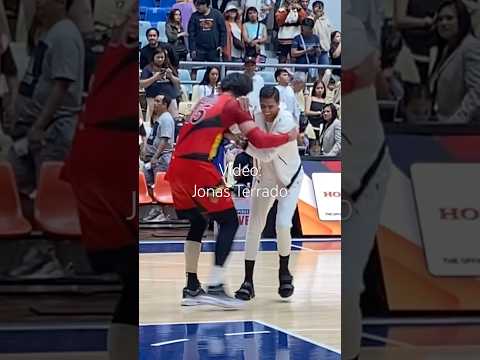 JUNE MAR FAJARDO NAKIPAGKULITAN KAY ARWIND SANTOS MATAPOS MANALO ANG SAN MIGUEL VS CONVERGE Pba