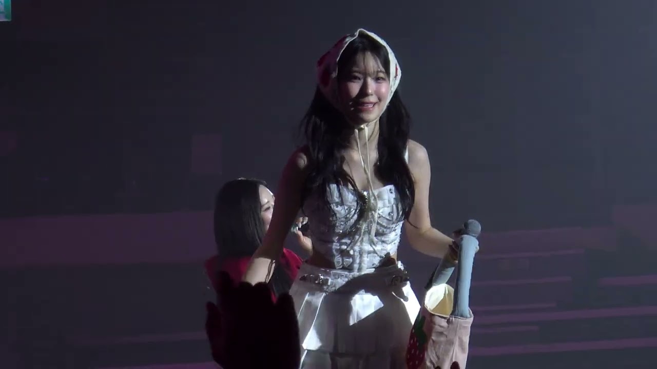 250809 Strawberry Mimosa @ fromis_9 NOW TOMORROW. IN SEOUL DAY 2