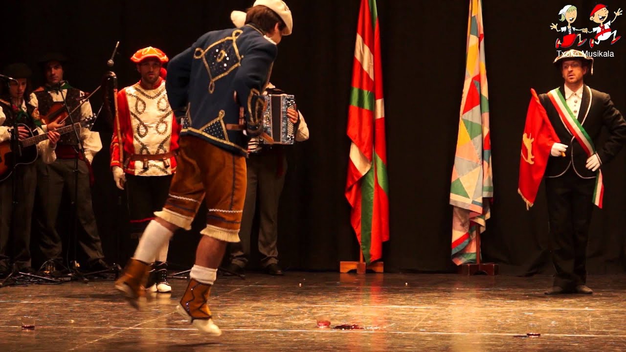 1311230601 Elai Alai Dantza eta Musika Taldea Haritz Dantza Talderen dantza jaialdian.