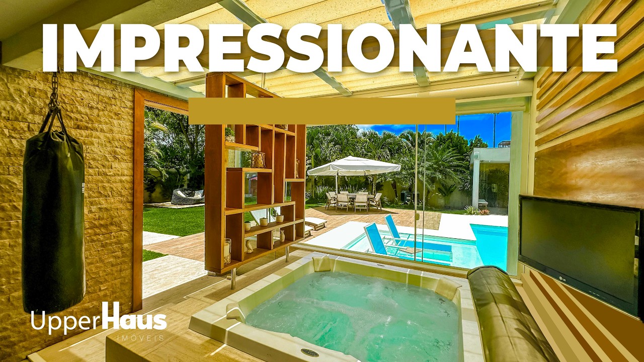 Decorada, lazer de cinema, porteira fechada! Casa premiada à venda na Barra!