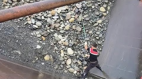 Barge unloads 3300 tons of large cobblestone- relaxing video