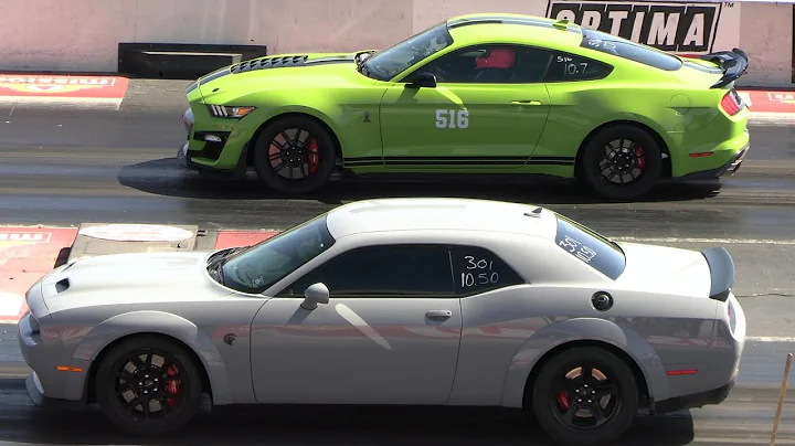 Shelby GT500 vs Challenger Hellcat Redeye
