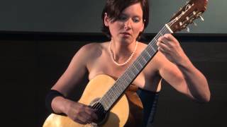 Bach: Fugue 998 - Anika Hutschreuther, Guitar