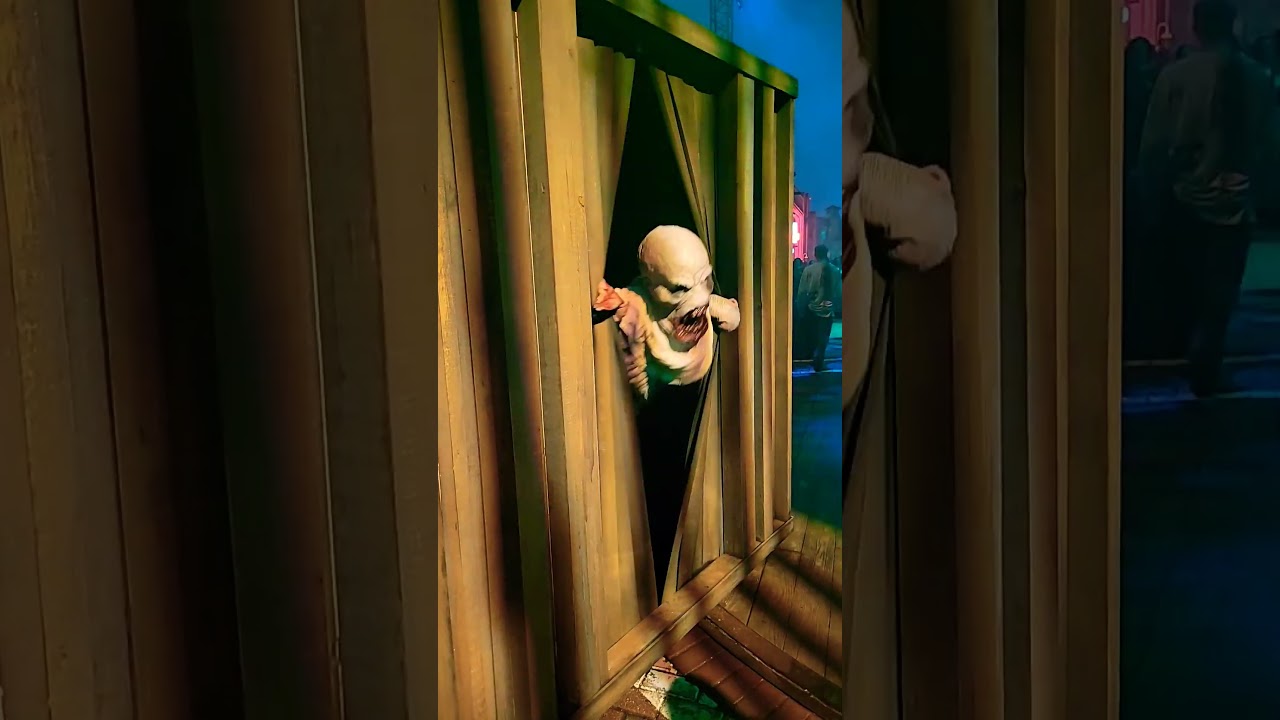 Halloween Horror Nights 2023 Terrifying Creature Lurks in Scare Zone 