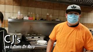 Manny's Mexican Minute Tries TACOS at Cjs Public House in Rockford Illinois???