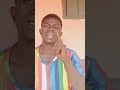 deux jeunes mariés qui on signé un pâque
