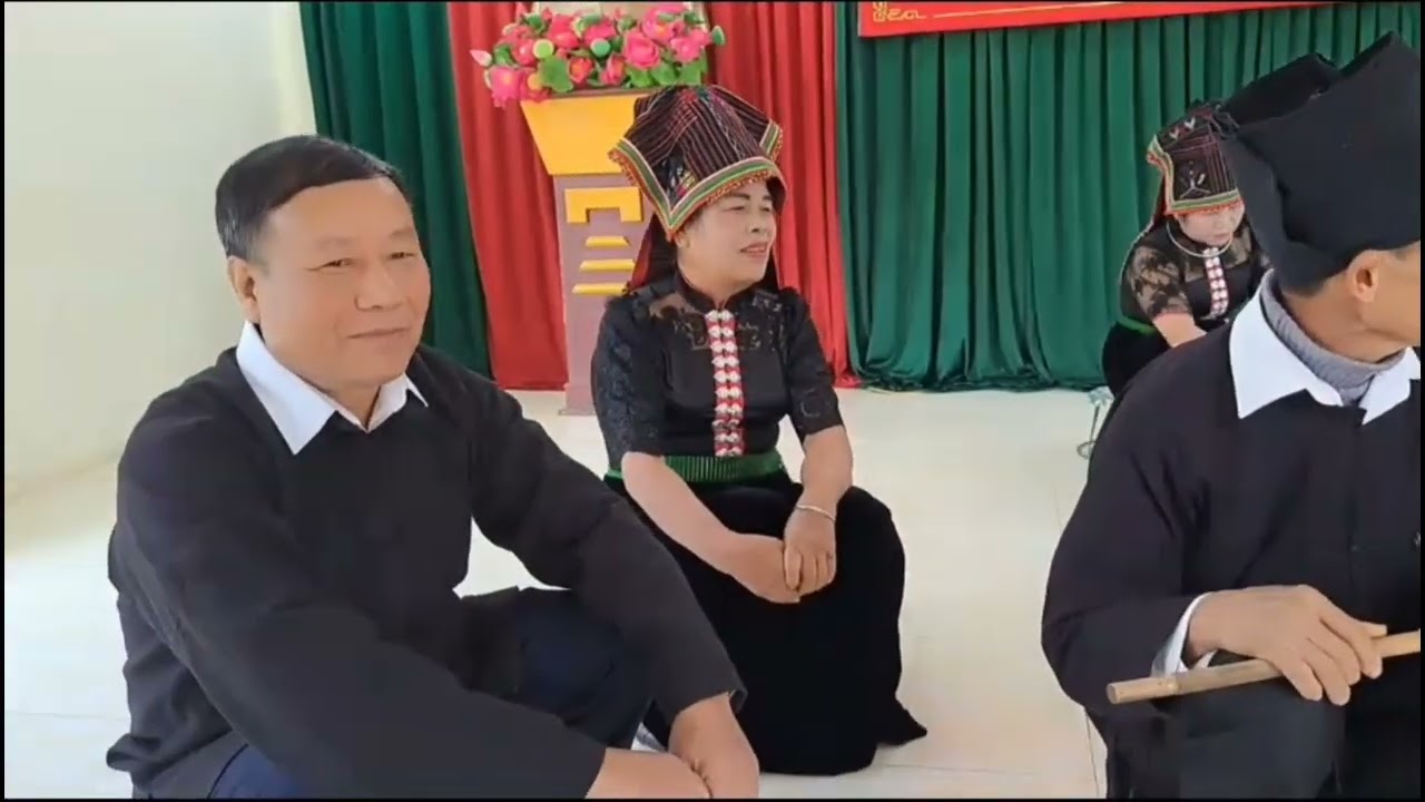 Những tiét mục văn nghệ tái hiện đời sống văn hóa dân tộc thái đen vùng Tây Bắc của bản Cóong nọi