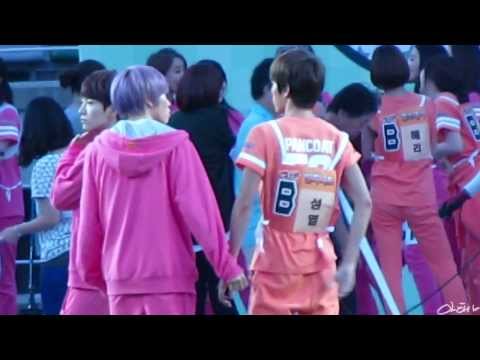 130903 아육대 7 성열이 형이랑 노는 니엘이