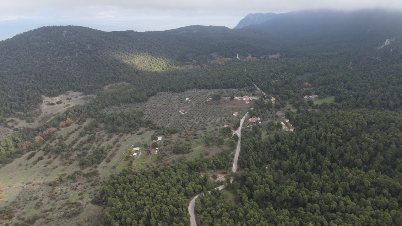 Πίσια Λουτρακίου μέρος 2 ο εικόνες από ψηλά καταρράκτης, δεντροσπιτο, παλιά κατασκήνωση