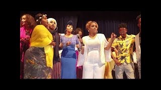 Showgii Jarmalka Ee Nimcaan Oo Meel La Istaago La Waayay