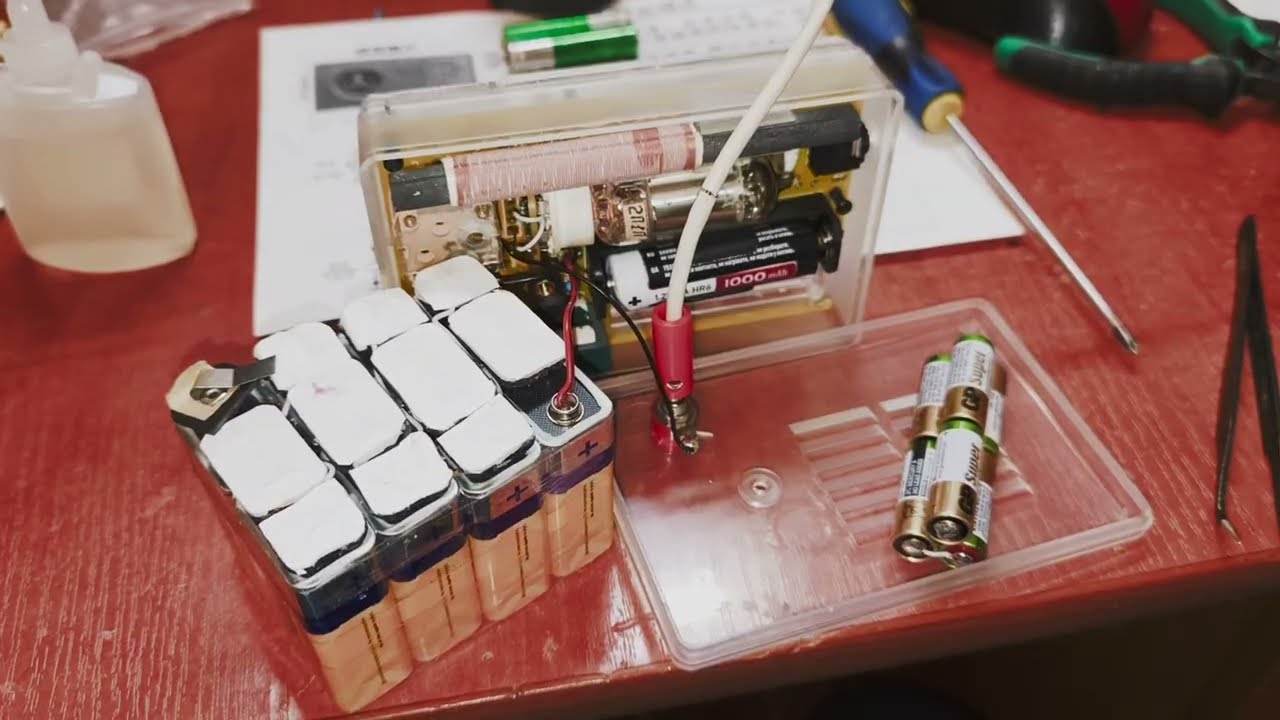 Саморобний маленький АМ радіоприймач на батарейних радіолампах 06п2б, 1ж18б (1ж17б), 2п1п