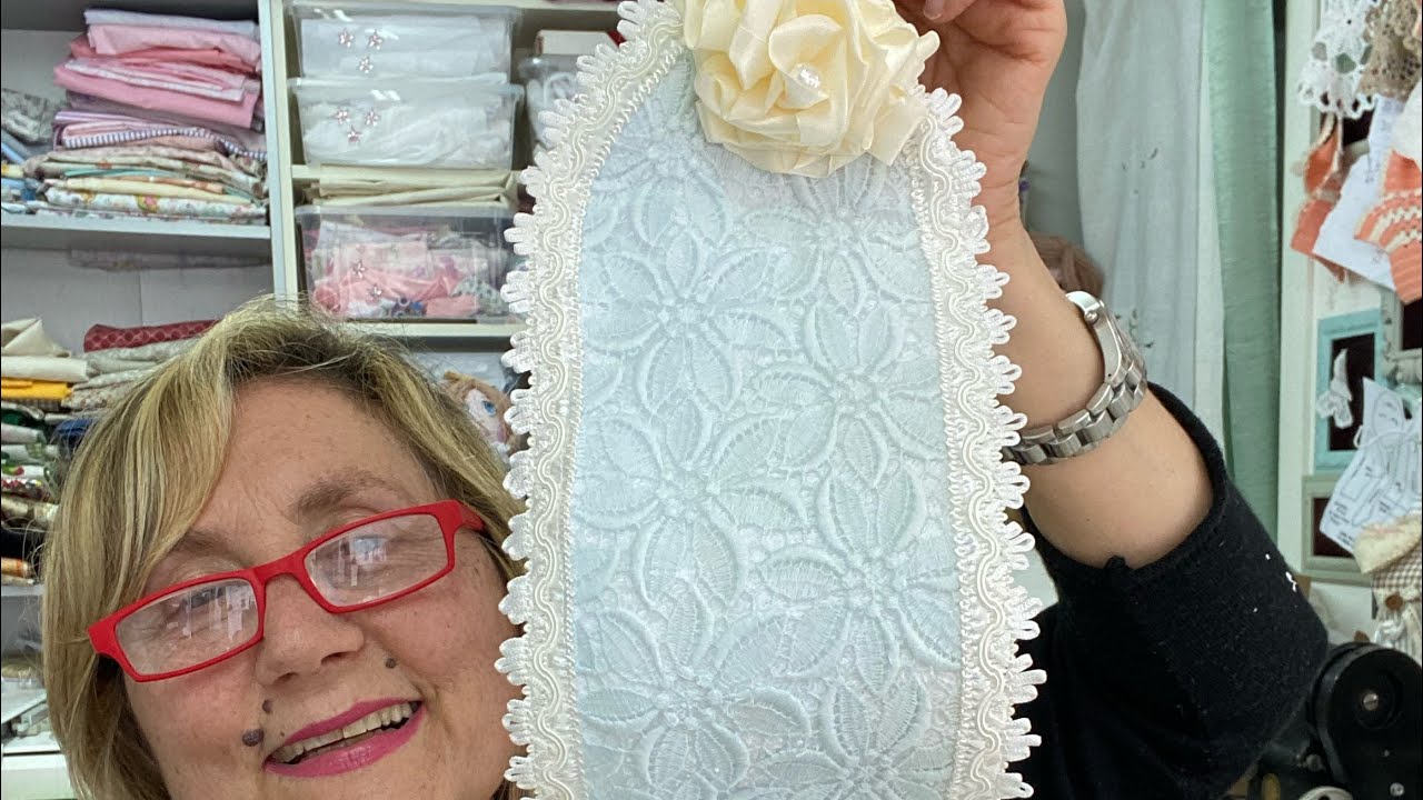 Il porta rotoli per il bagno.Il baule della nonna.