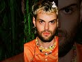 Herbal Tea & White Sofas 🍵 #SOFITUKKER reveal how their keys to staying healthy on tour.