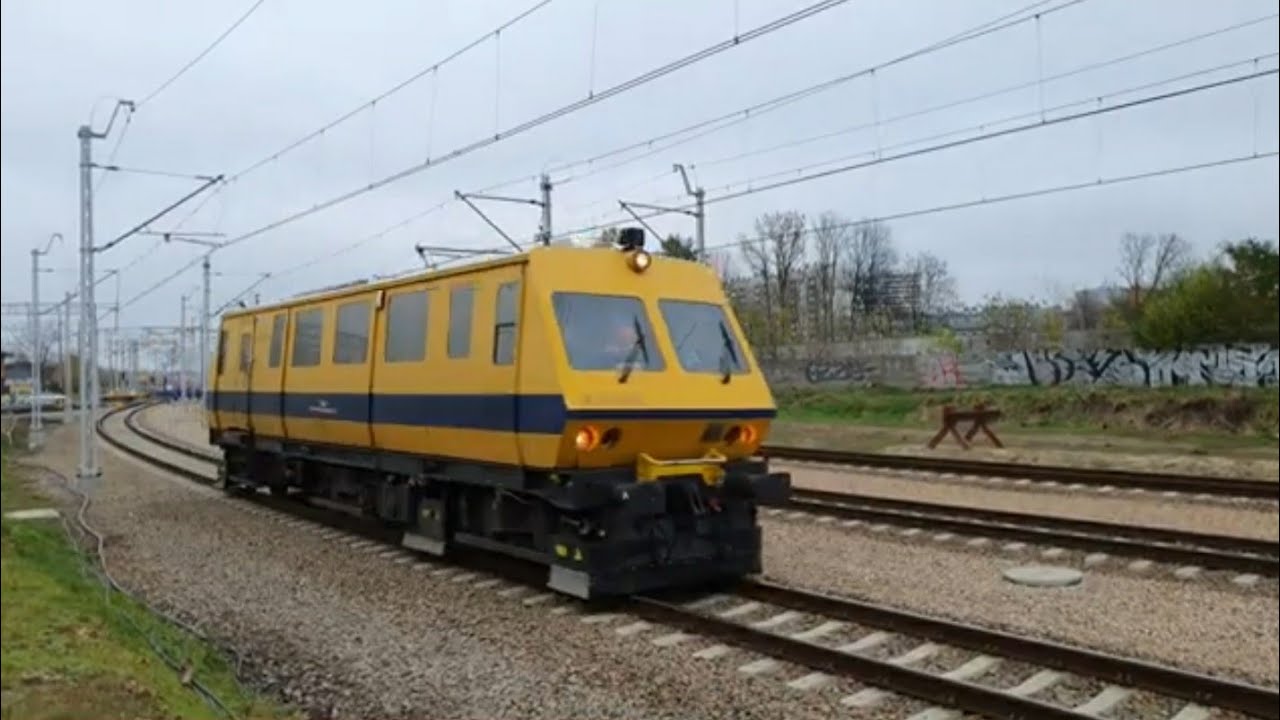 EM120z-73, przejeżdża w okolicy ul. Konopnickiej w Rzeszowie 10.11.2020