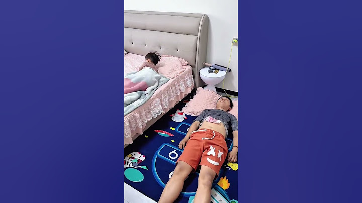 爸爸假装不盖被子，试试儿子的反应，没想到儿子也太暖心了