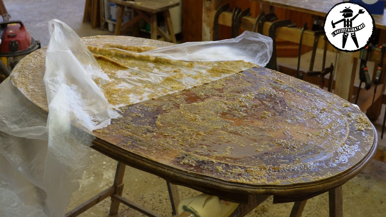 Я отреставрировал СТАРЫЙ ПОВРЕЖДЕННЫЙ СТОЛ (под краской он оказался просто фантастическим)
