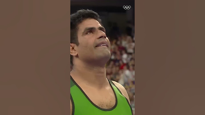 Arshad Nadeem makes history with a gold medal at Paris 2024! 🥇🇵🇰#Olympics #Paris2024 #Sports