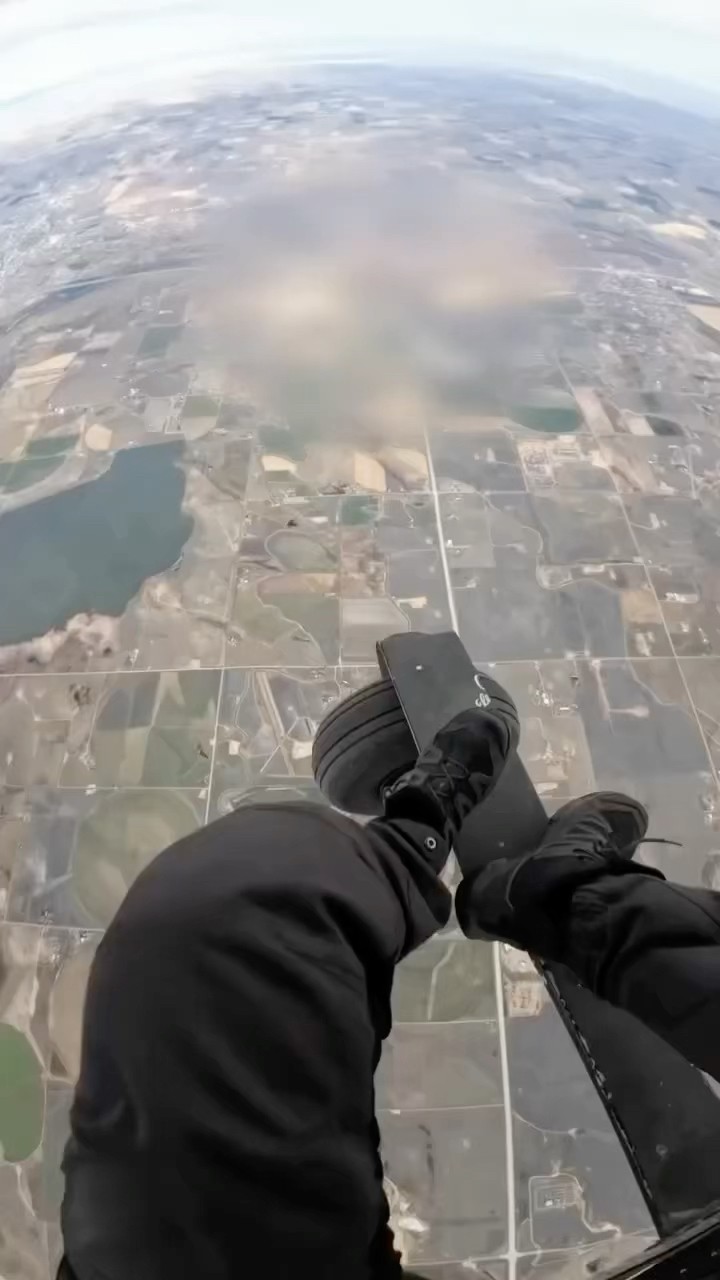 It's a good job they had backup parachutes ? #parachutes #skydiving #extreme