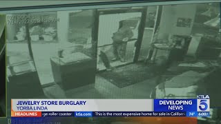 Burglars strike jewelry store in Yorba Linda