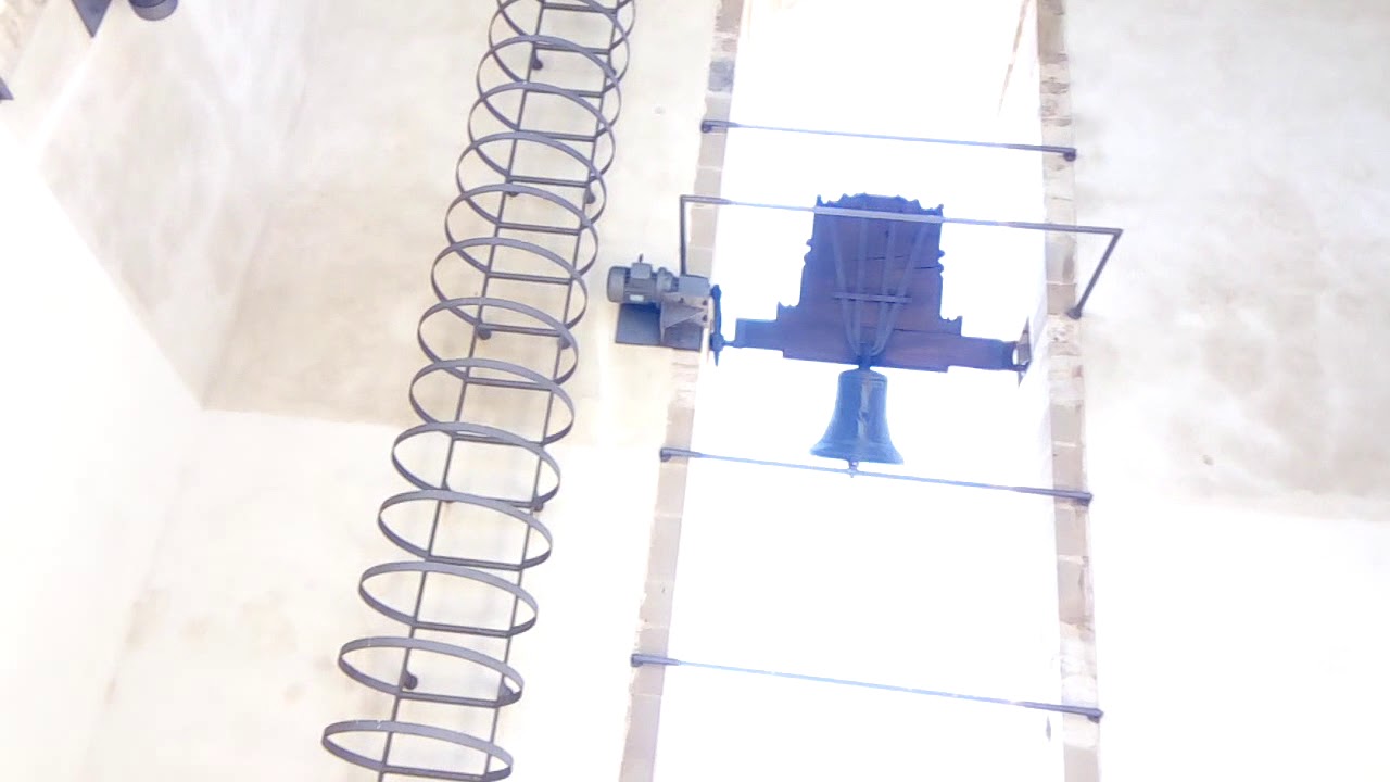 INTERIOR:Volteo y bandeo de campanas del monasterio de Irache