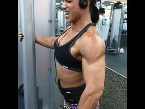 fbbrands IFBB Pro Suzy Kellner Biceps Pump