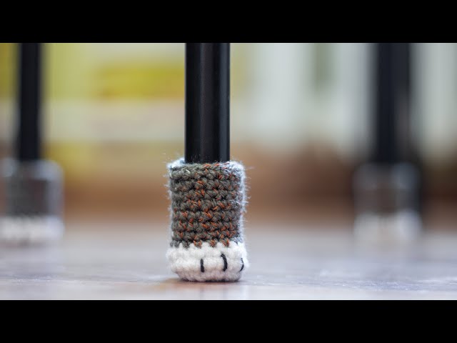 Crochet Cat Paw Chair Socks - Crochet Kingdom