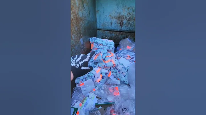 This is sad 😔  #dumpsterdiving #donate #viral #crazy #free #shorts #omg