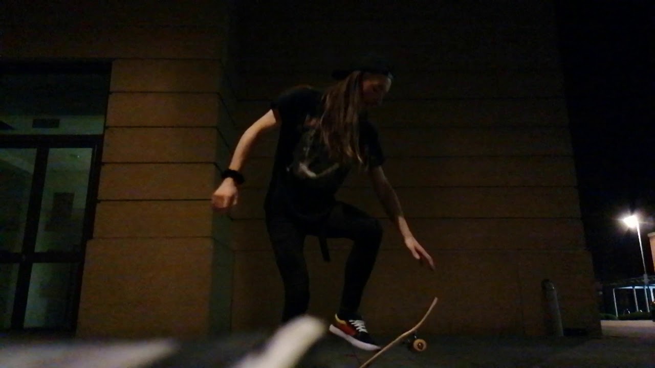 Tail Stall Finger Flip