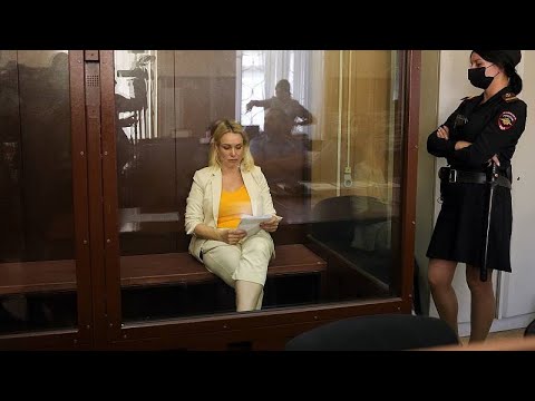 Марина Овсянникова: "Листок бумаги стал опаснее, чем пистолет в нынешней России"