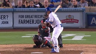 SF@LAD: Turner hit by pitch, visited by trainer