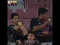سرق منو الموزه لا تغفل عنها شوى ما راح يخليها 
