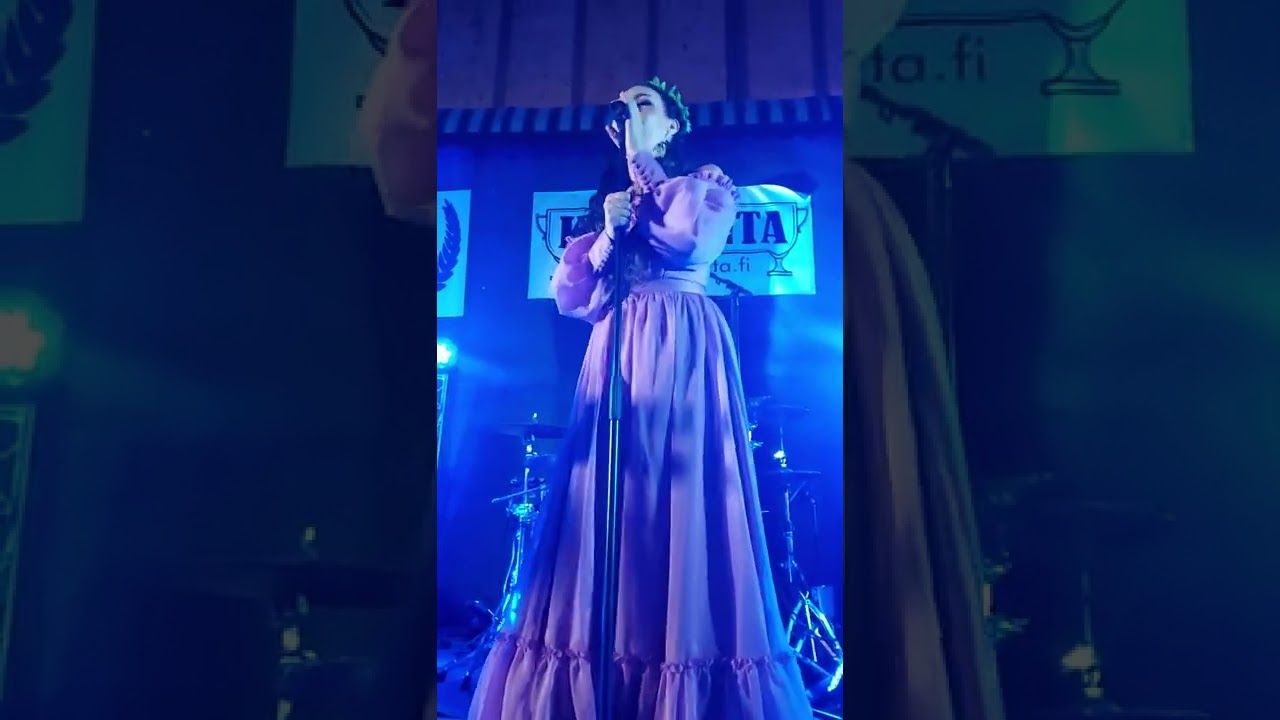 SaijaTuupanen-  valoa ikkunassa ja Sinitaivas kisaranta 2022