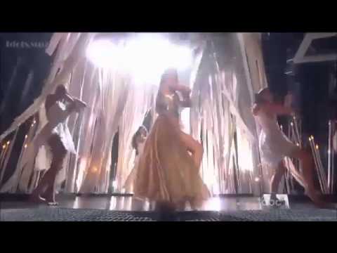 selena-gomez-come-and-get-it-performance-on-billboard-music-awards-2013-)