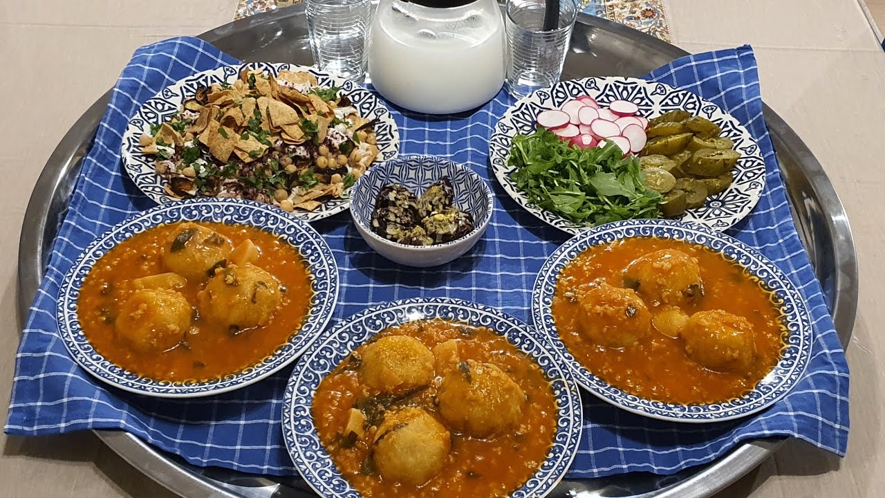 روتين فطور ٥ رمضان🌙كبة السراي الشهيره بالشوربة الحمره رهيبة وهشه عبالك حلقوم😋 وفتة باذنجان ومشهيات