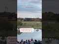 Anthony Barela : un lancer monstrueux au-dessus du lac 🥏💪 #frisbee #frisbeegolfing