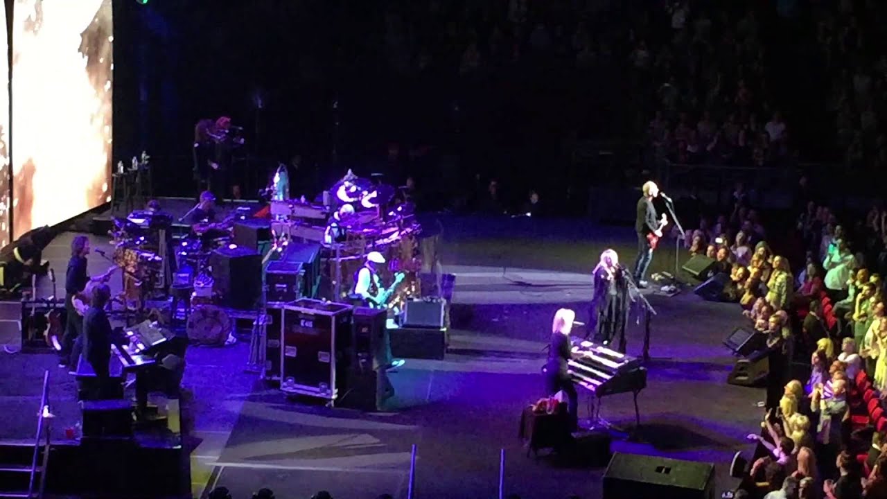 Fleetwood Mac - Rhiannon - Allphones Arena Sydney 24th October 2015