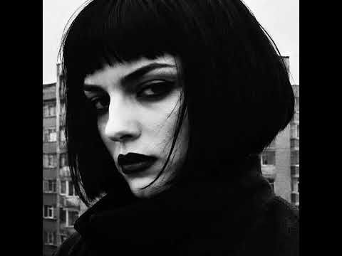 Anne Bloom     The Second Skin