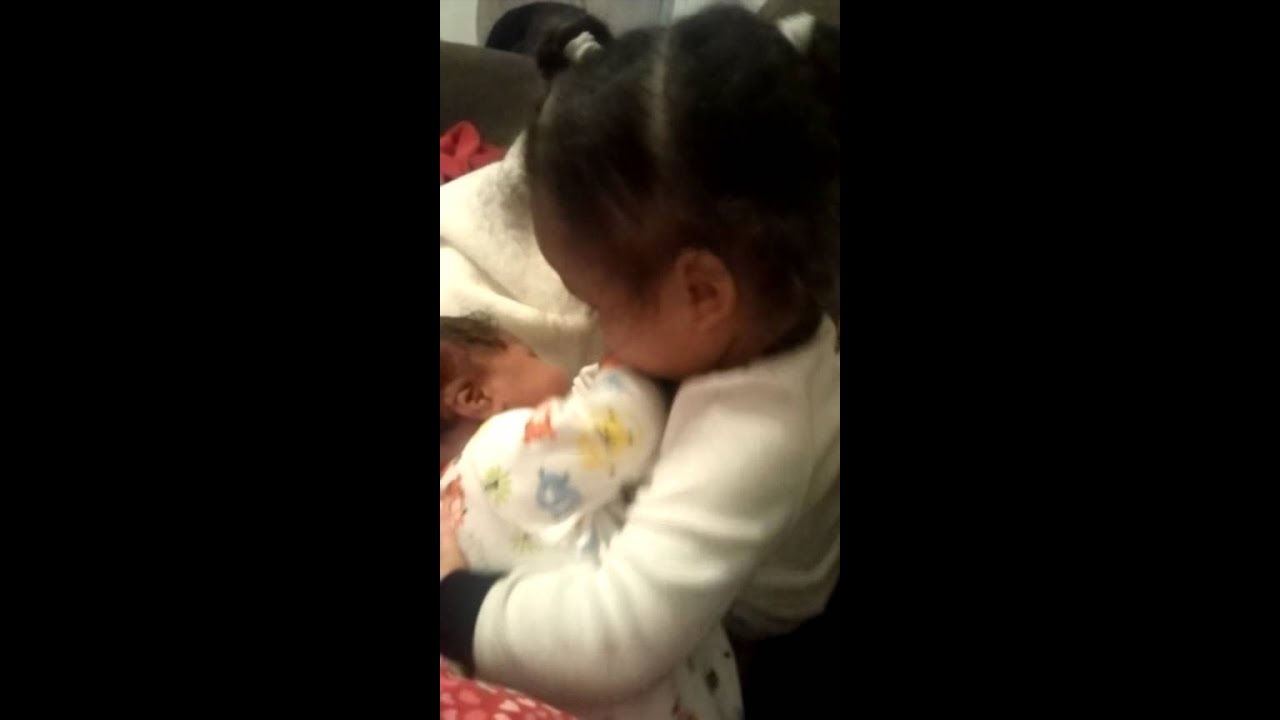 breastfeeding-her-baby-sister-and-tells-her-no-bit-youtube